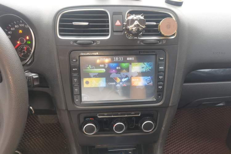 Used Volkswagen Golf 2011 1.4 TSI Automatic Comfort Model Audio And AC Panel