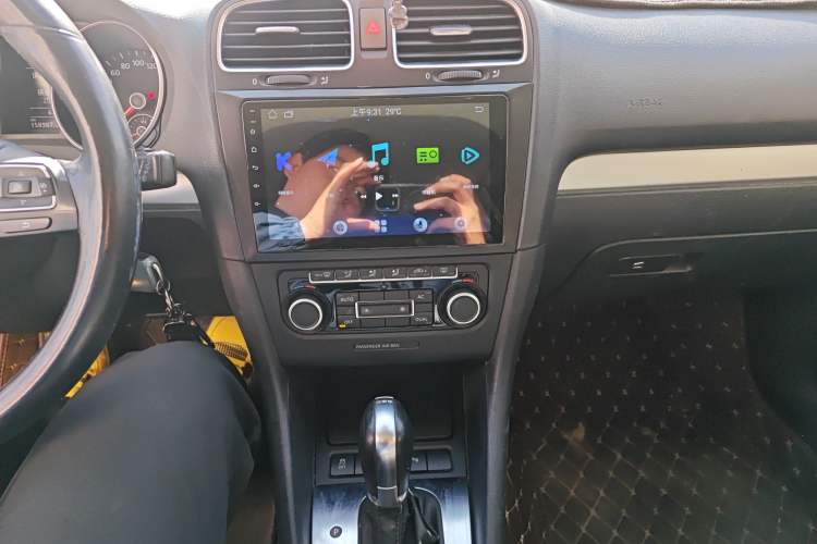 Used Volkswagen Golf 2011 1.4 TSI Comfort Travel Edition Audio And AC Panel
