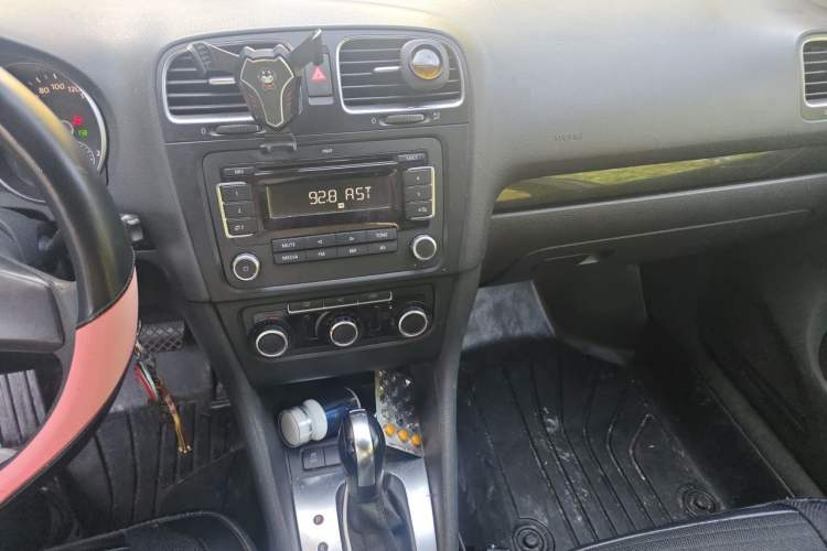 Used Volkswagen Golf 2011 1.4 TSI Automatic Comfort Model Audio And AC Panel