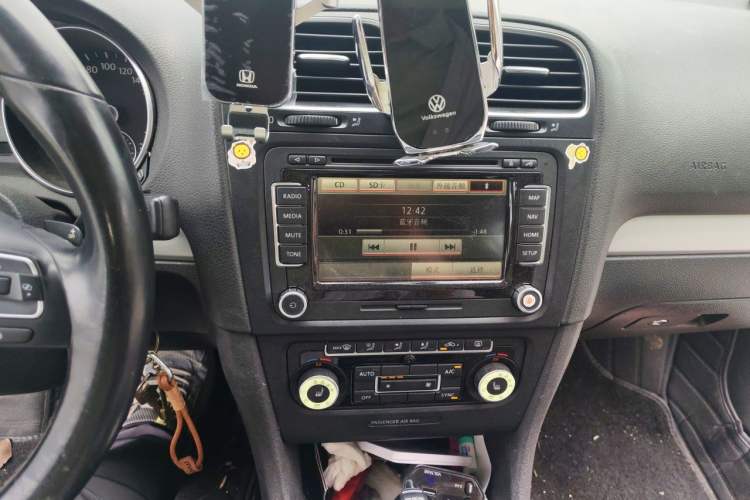 Used Volkswagen Golf 2011 1.4 TSI Luxury Touring Edition Audio And AC Panel
