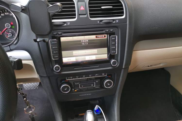 Used Volkswagen Golf  Audio And AC Panel