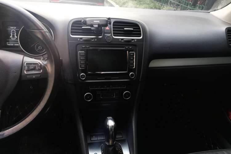 Used Volkswagen Golf 2011 1.4 TSI Luxury Touring Edition Audio And AC Panel