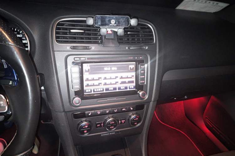 Used Volkswagen Golf 2011 2.0 TSI R Audio And AC Panel