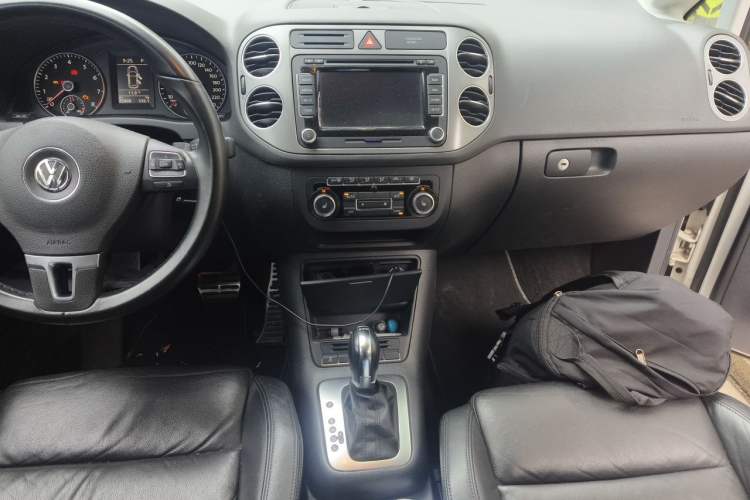 Used Volkswagen Golf 2011 1.4TSI Cross Golf Audio And AC Panel