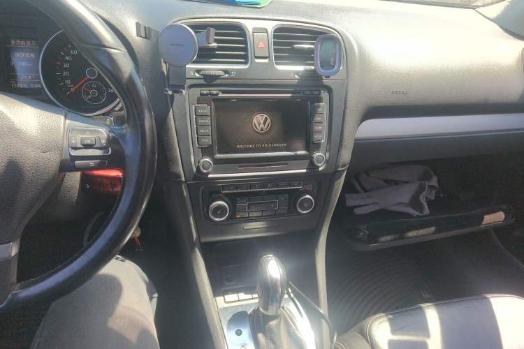 Used Volkswagen Golf 2011 1.4 TSI Luxury Touring Edition Audio And AC Panel