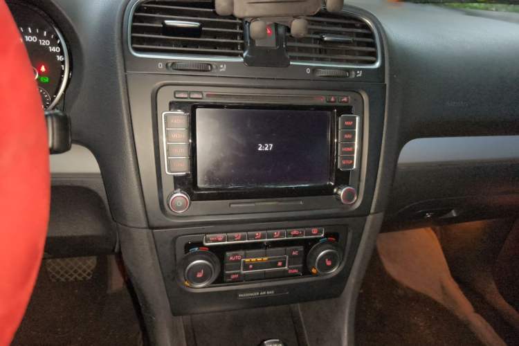 Used Volkswagen Golf 2011 1.4 TSI Luxury Touring Edition Audio And AC Panel