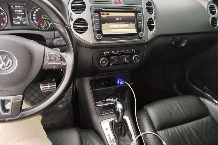 Used Volkswagen Golf 2011 1.4TSI Cross Golf Audio And AC Panel