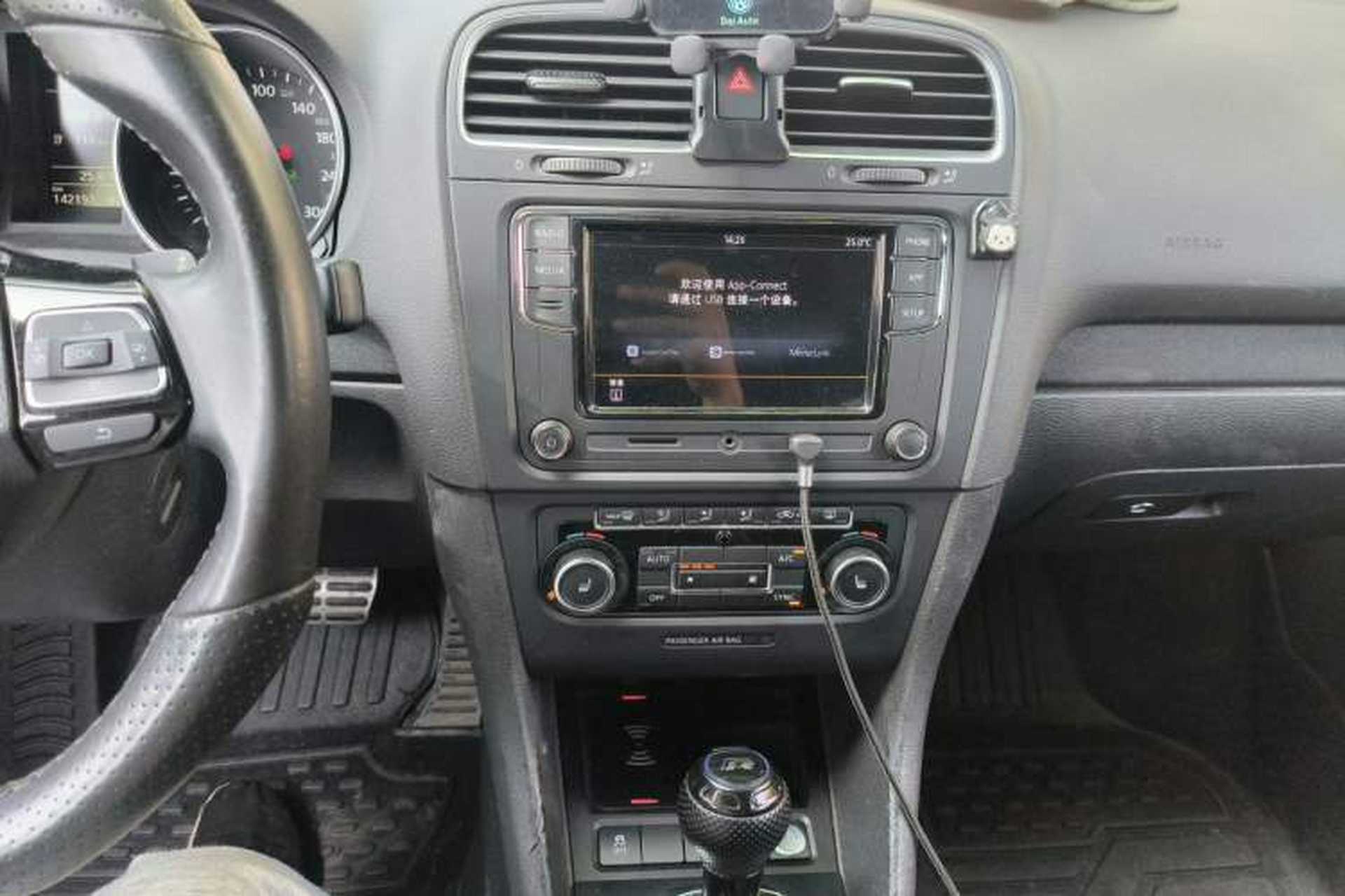 Used Volkswagen Golf 2011 2.0 TSI R Audio And AC Panel