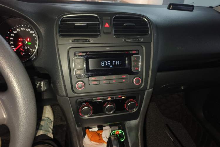 Used Volkswagen Golf 2011 1.4 TSI Automatic Comfort Model Audio And AC Panel