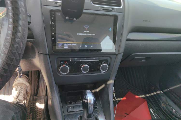 Used Volkswagen Golf 2011 1.4 TSI Automatic Comfort Model Audio And AC Panel