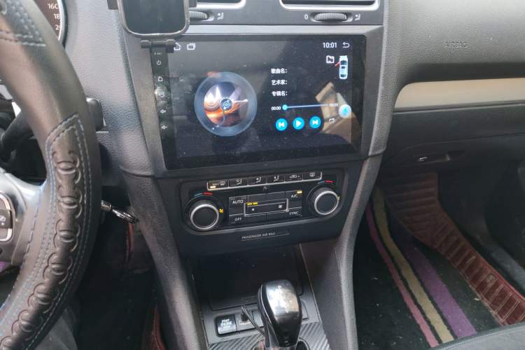 Used Volkswagen Golf 2011 1.4 TSI Comfort Travel Edition Audio And AC Panel