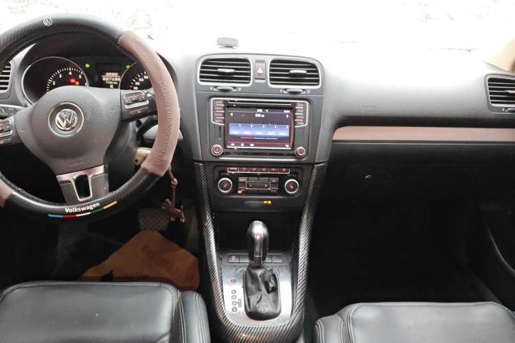 Used Volkswagen Golf 2011 1.4 TSI Luxury Touring Edition Audio And AC Panel