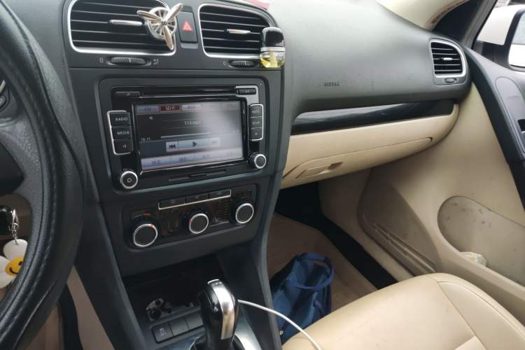Used Volkswagen Golf 2011 1.4 TSI Automatic Comfort Model Audio And AC Panel