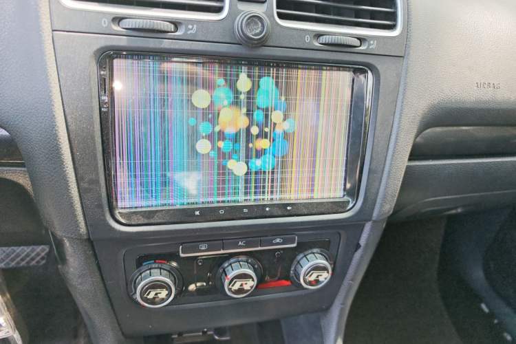 Used Volkswagen Golf 2011 1.4 TSI Automatic Comfort Model Audio And AC Panel