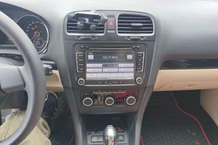 Used Volkswagen Golf 2011 1.4 TSI Automatic Comfort Model Audio And AC Panel