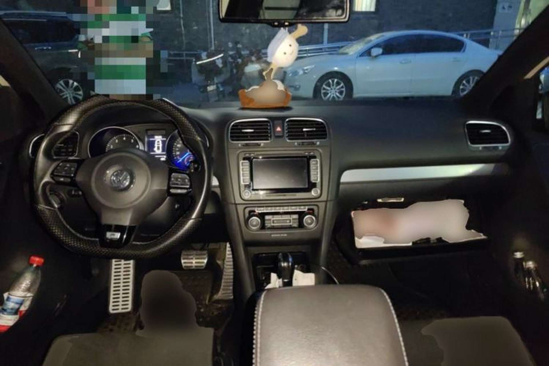 Used Volkswagen Golf 2011 2.0 TSI R Center Console