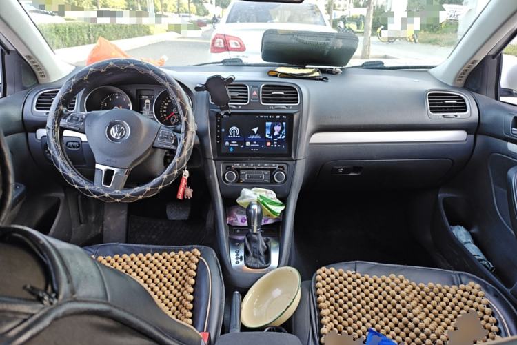Used Volkswagen Golf 2011 1.4 TSI Comfort Travel Edition Center Console