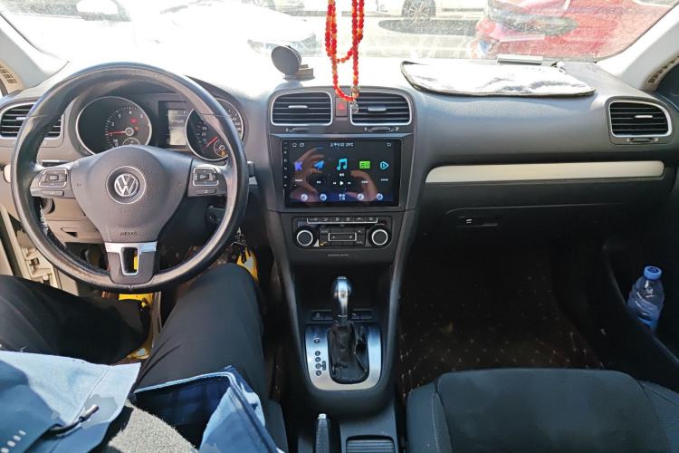 Used Volkswagen Golf 2011 1.4 TSI Comfort Travel Edition Center Console