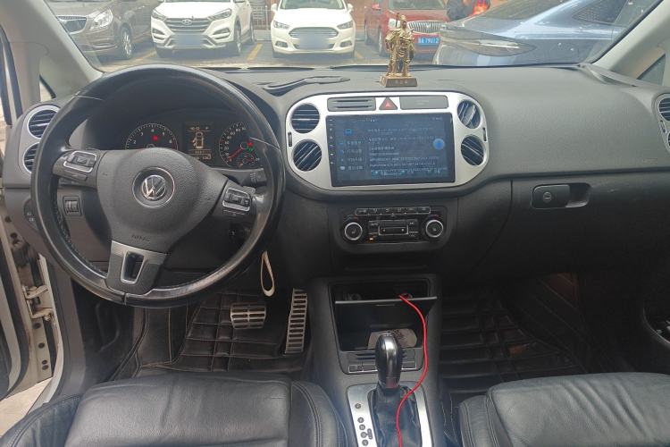 Used Volkswagen Golf 2011 1.4TSI Cross Golf Center Console