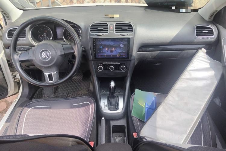 Used Volkswagen Golf 2011 1.4 TSI Automatic Comfort Model Center Console