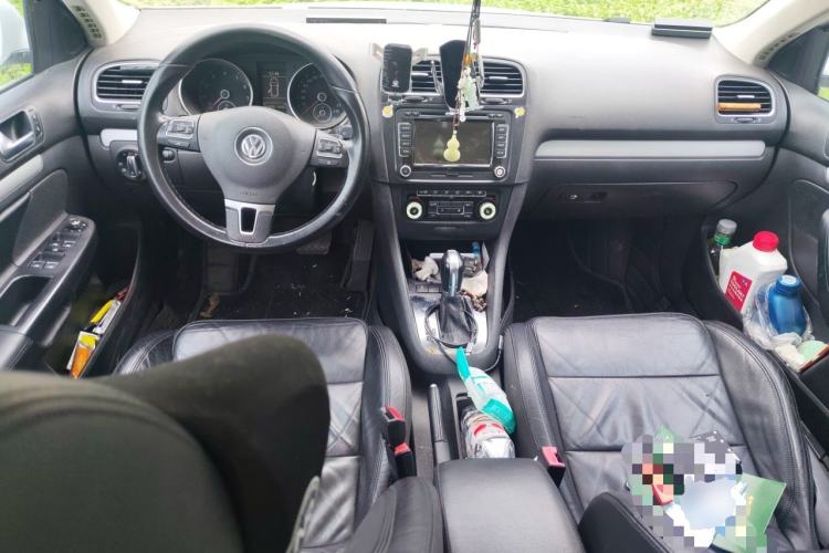 Used Volkswagen Golf 2011 1.4 TSI Luxury Touring Edition Center Console