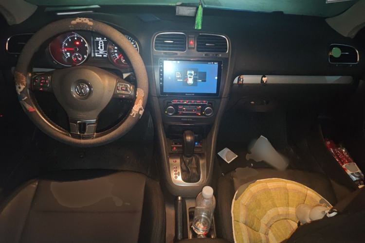 Used Volkswagen Golf 2011 1.4 TSI Comfort Travel Edition Center Console
