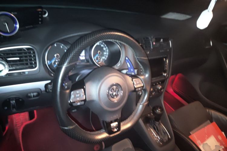 Used Volkswagen Golf 2011 2.0 TSI R Center Console