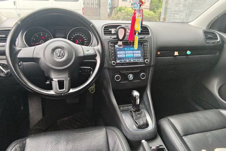 Used Volkswagen Golf 2011 1.4 TSI Automatic Comfort Model Center Console
