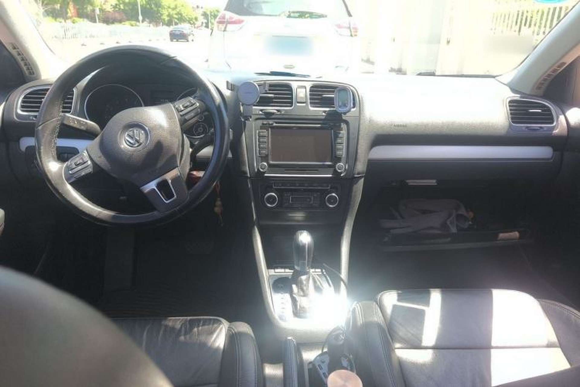 Used Volkswagen Golf 2011 1.4 TSI Luxury Touring Edition Center Console