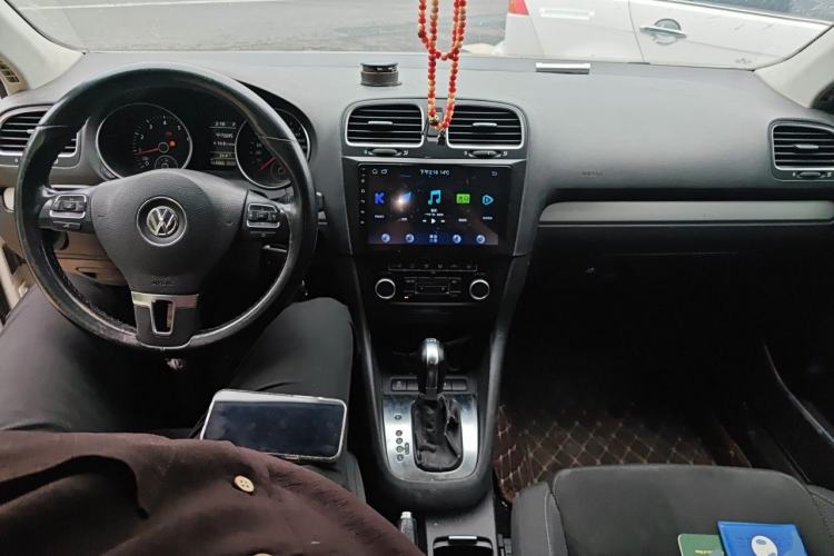 Used Volkswagen Golf 2011 1.4 TSI Comfort Travel Edition Center Console