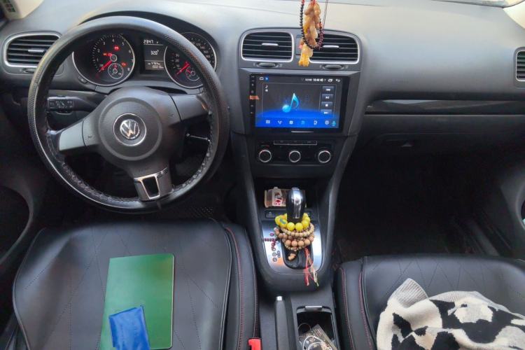 Used Volkswagen Golf 2011 1.4 TSI Automatic Comfort Model Center Console