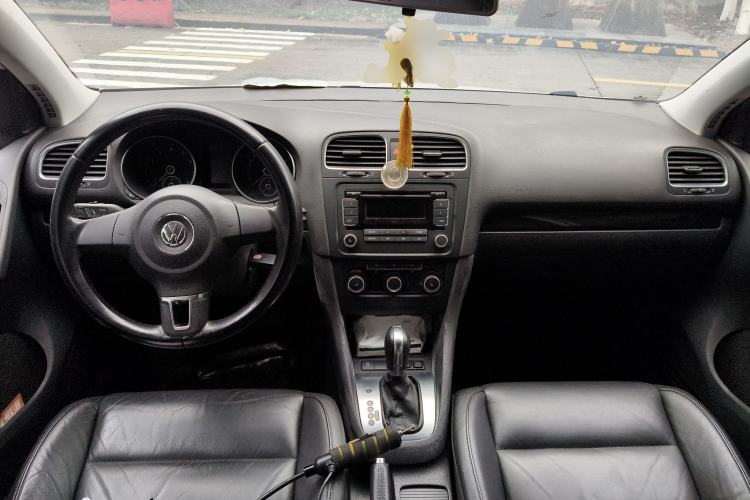 Used Volkswagen Golf 2011 1.4 TSI Automatic Comfort Model Center Console