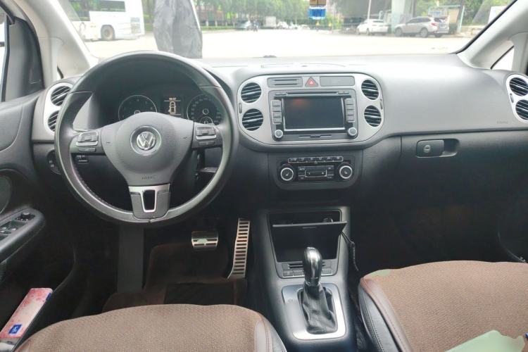 Used Volkswagen Golf 2011 1.4TSI Cross Golf Center Console