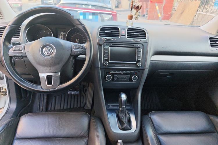 Used Volkswagen Golf 2011 1.4 TSI Automatic Luxury Edition Center Console