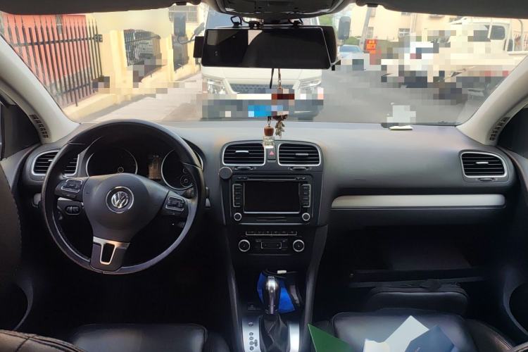 Used Volkswagen Golf 2011 1.4 TSI Automatic Luxury Edition Center Console