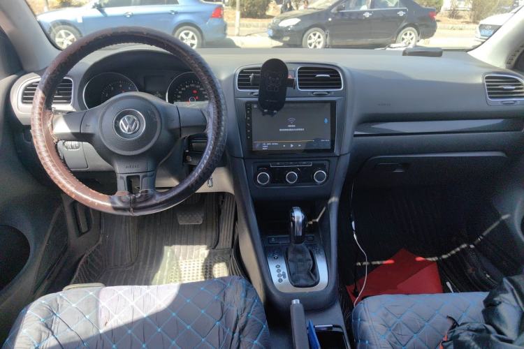 Used Volkswagen Golf 2011 1.4 TSI Automatic Comfort Model Center Console