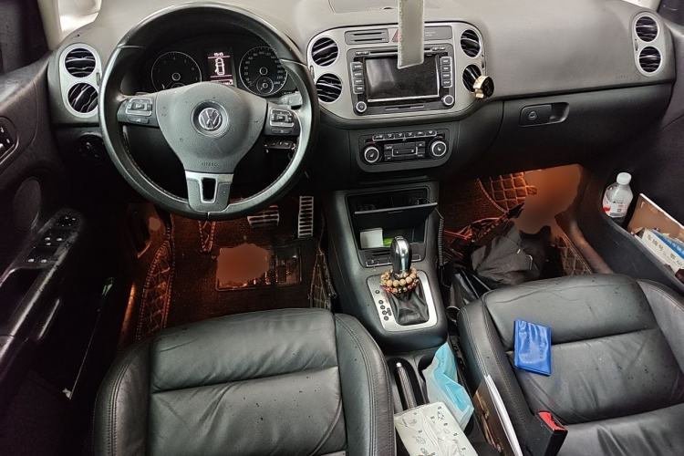 Used Volkswagen Golf 2011 1.4TSI Cross Golf Center Console