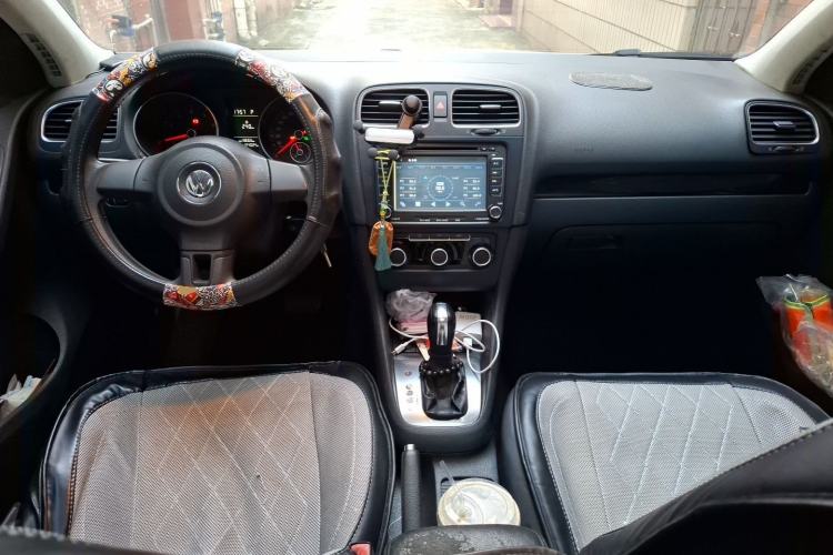 Used Volkswagen Golf 2011 1.4 TSI Automatic Comfort Model Center Console