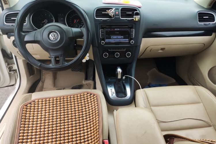 Used Volkswagen Golf 2011 1.4 TSI Automatic Comfort Model Center Console