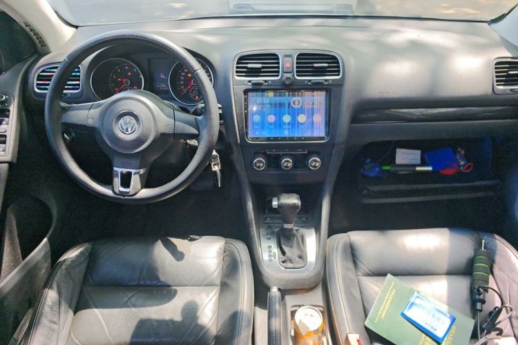 Used Volkswagen Golf 2011 1.4 TSI Automatic Comfort Model Center Console