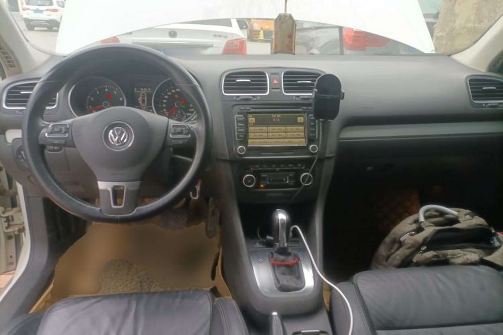 Used Volkswagen Golf 2011 1.4 TSI Luxury Touring Edition Center Console