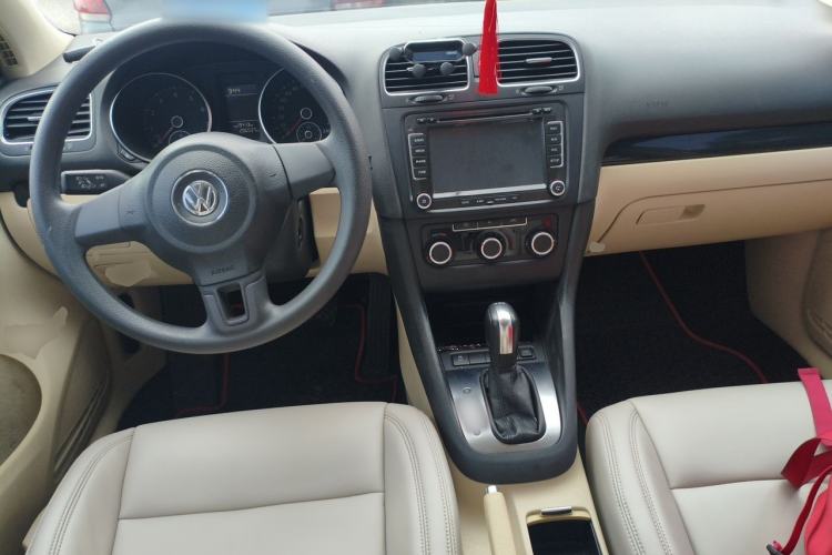 Used Volkswagen Golf 2011 1.4 TSI Automatic Comfort Model Center Console
