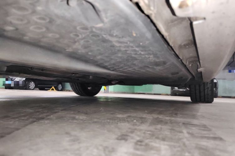 Used Volkswagen Golf 2011 2.0 TSI R Chassis Front Left