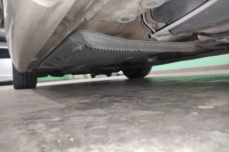 Used Volkswagen Golf 2011 2.0 TSI R Chassis Rear Left