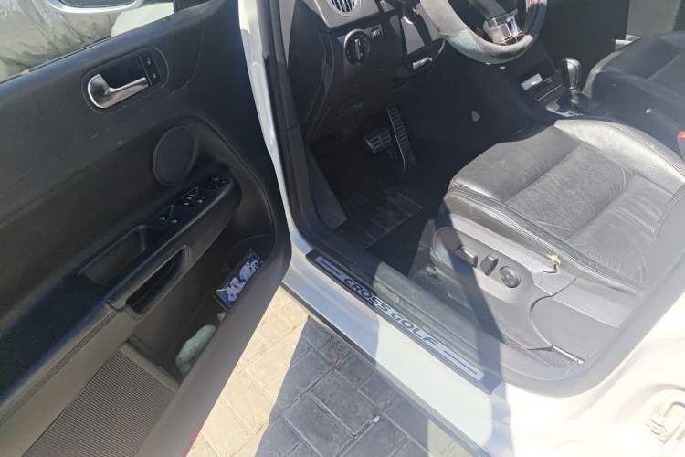 Used Volkswagen Golf 2011 1.4TSI Cross Golf Driver Seat