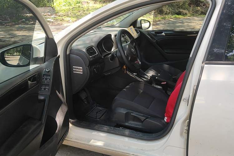 Used Volkswagen Golf 2011 1.4 TSI Automatic Comfort Model Driver Seat