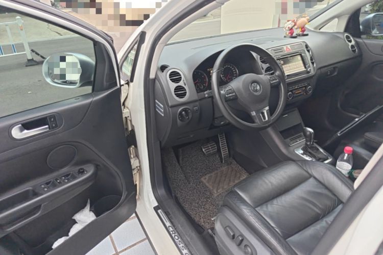 Used Volkswagen Golf 2011 1.4TSI Cross Golf Driver Seat