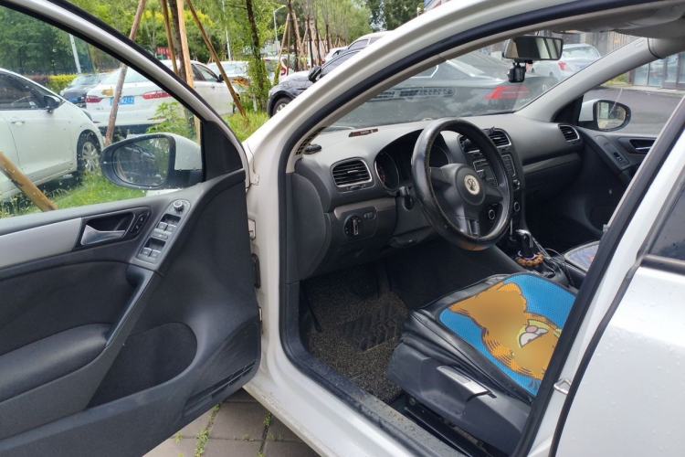 Used Volkswagen Golf 2011 1.6 Automatic Luxury Edition Driver Seat