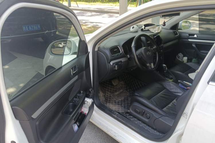 Used Volkswagen Golf 2011 1.4 TSI Luxury Touring Edition Driver Seat