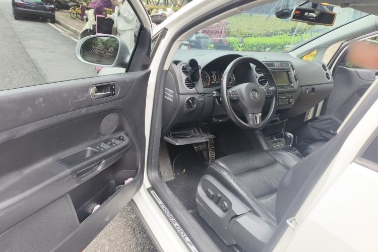 Used Volkswagen Golf 2011 1.4TSI Cross Golf Driver Seat